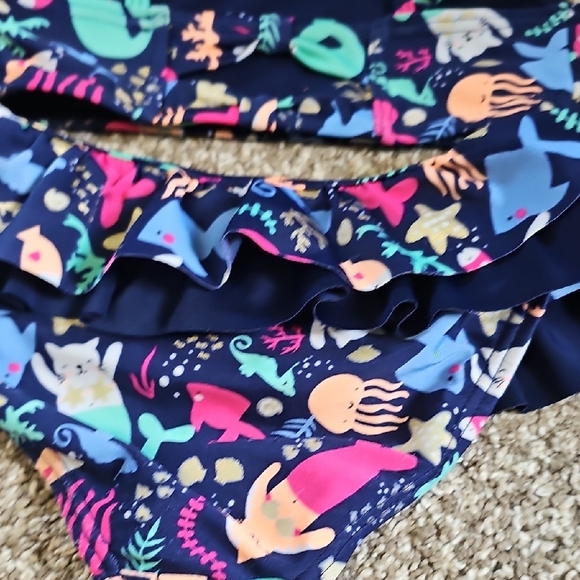 Girls XS Cat & Jack Blue two-piece swimsuit - Picture 3 of 8